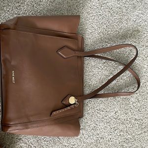 Nine West large brown polyurethane purse good condition